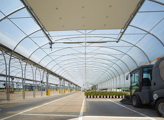 PE Plastic Film Strawberry Plant Greenhouse With Hydroponics System
